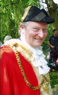 The Mayor, Peter Ruffles